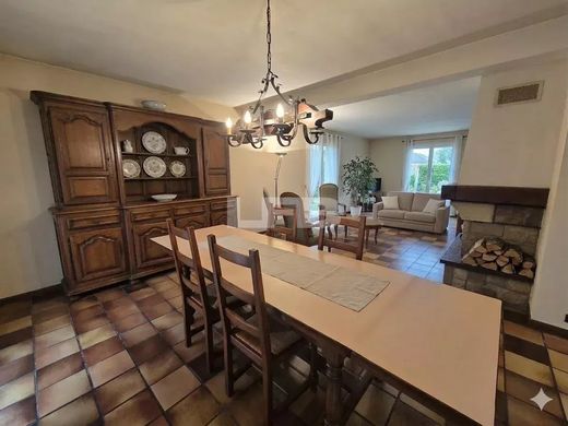 Casa di lusso a Lamorlaye, Oise