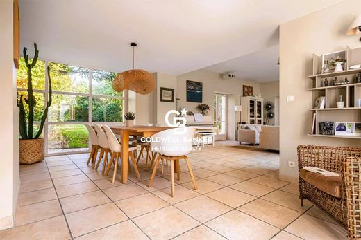 Luxury home in Chasselay, Rhône