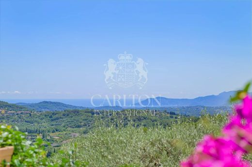 Villa in Châteauneuf-Grasse, Alpes-Maritimes