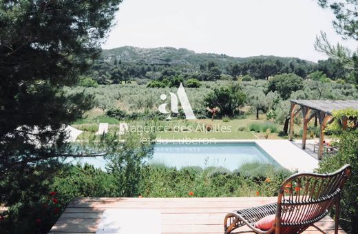 Maussane-les-Alpilles, Bouches-du-Rhôneのカントリー風またはファームハウス