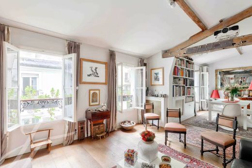 Apartment in Champs-Elysées, Madeleine, Triangle d’or, Paris