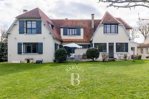 Casa di lusso a Saint-Nom-la-Bretêche, Yvelines