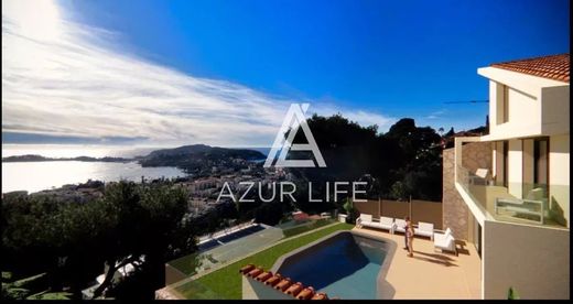 Apartment / Etagenwohnung in Beaulieu-sur-Mer, Alpes-Maritimes