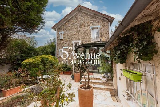 Luxury home in Villiers-sur-Marne, Val-de-Marne