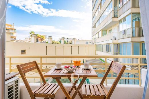 Apartment / Etagenwohnung in Cannes, Alpes-Maritimes