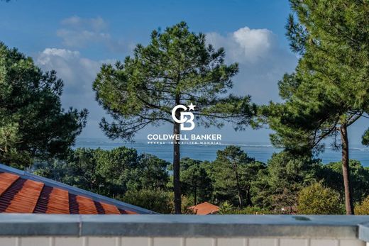 Luxury home in Pyla sur Mer, Gironde