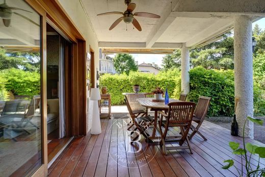 ﺷﻘﺔ ﻓﻲ Caluire-et-Cuire, Rhône