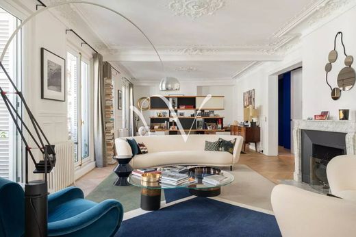 Apartment in Saint-Germain, Odéon, Monnaie, Paris