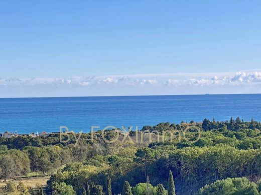 Villa en Villeneuve-Loubet, Alpes Marítimos