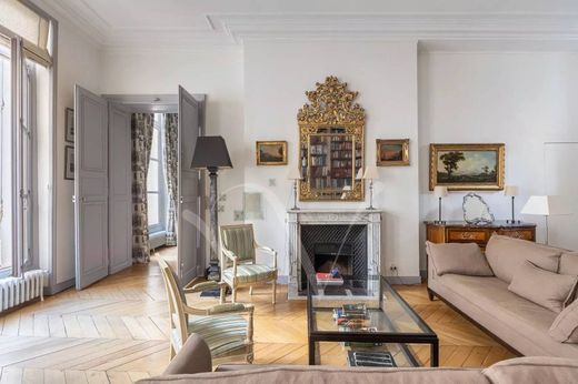 Apartment in Saint-Germain, Odéon, Monnaie, Paris
