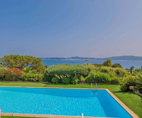 Willa w Grimaud, Var