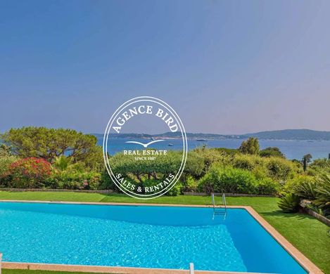 ﻓﻴﻼ ﻓﻲ Grimaud, Var