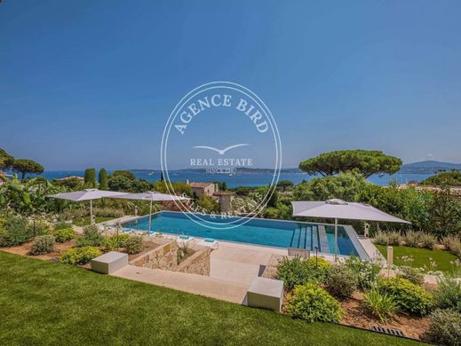 ﻓﻴﻼ ﻓﻲ Grimaud, Var