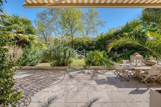 Daire Neuilly-sur-Seine, Hauts-de-Seine