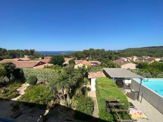 Luxury home in Saint-Mitre-les-Remparts, Bouches-du-Rhône