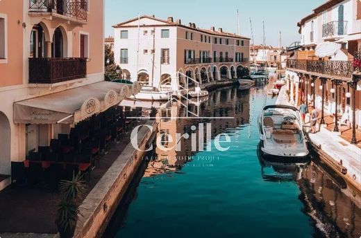 Apartment / Etagenwohnung in Grimaud, Var