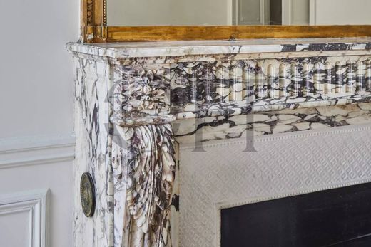 Apartment in Champs-Elysées, Madeleine, Triangle d’or, Paris