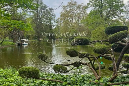 Apartment / Etagenwohnung in Bordeaux, Gironde