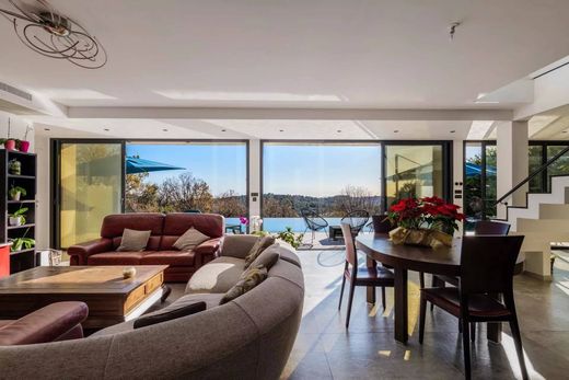 Villa in Tourrettes-sur-Loup, Alpes-Maritimes