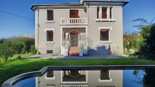 Luxury home in Tarbes, Hautes-Pyrénées