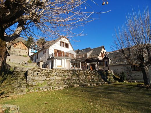 Hotel - Bagnères-de-Luchon, Upper Garonne