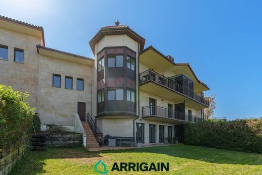 Apartment / Etagenwohnung in Aia, Guipuzcoa
