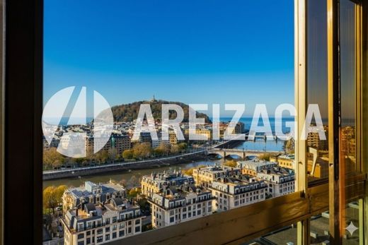 Apartment / Etagenwohnung in Donostia-San Sebastián, Guipuzcoa