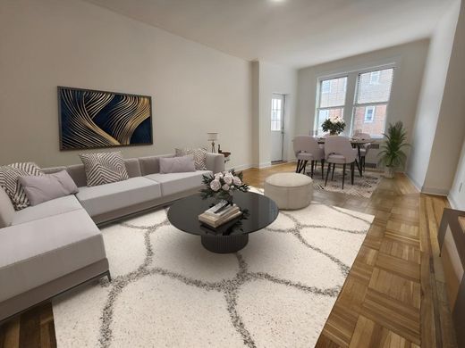 Apartment / Etagenwohnung in Jackson Heights, Queens County