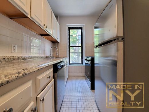 Piso / Apartamento en Astoria, Queens County