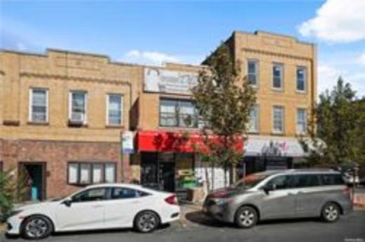 Apartment / Etagenwohnung in Glendale, Queens County