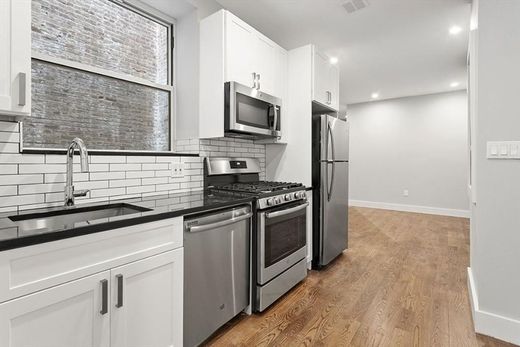 Apartment / Etagenwohnung in Brooklyn Heights, Kings County