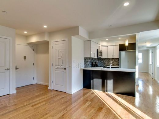 Piso / Apartamento en Astoria, Queens County