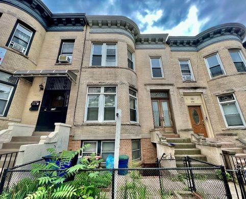Luxury home in South Brooklyn, Kings County