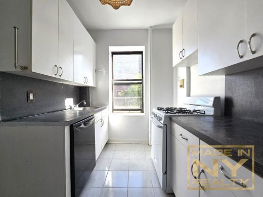 Apartament w Kew Gardens, Queens County