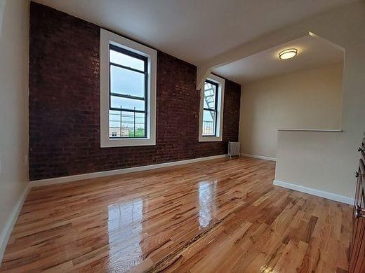 Apartment / Etagenwohnung in bronx, Bronx