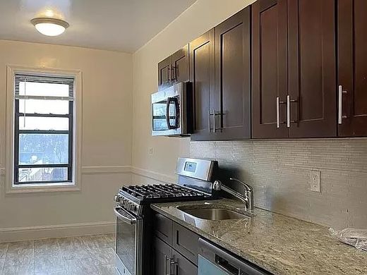 Apartment / Etagenwohnung in Larchmont, Westchester County