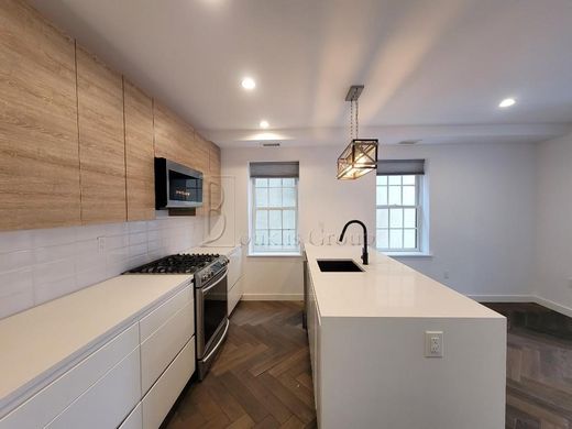 Piso / Apartamento en Astoria, Queens County