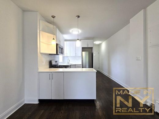 Piso / Apartamento en Astoria, Queens County