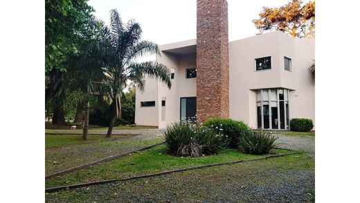 Casa di lusso a Ituzaingó, Partido de Ituzaingó