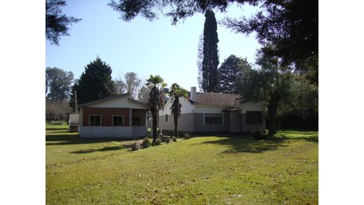 Rural or Farmhouse in Cañuelas, Partido de Canuelas