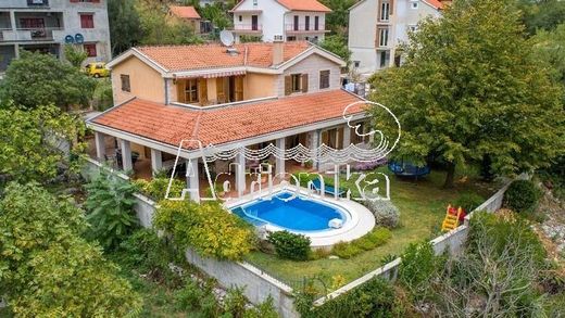 Villa à Kotor