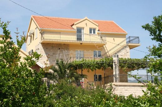 Villa a Cattaro, Kotor