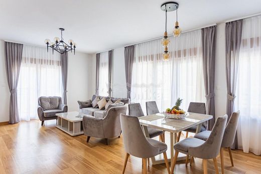 Apartment / Etagenwohnung in Budva