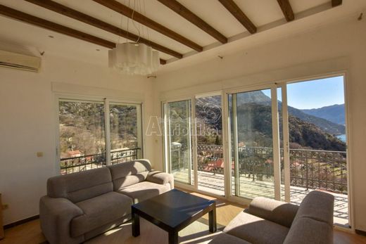 Maison individuelle à Kotor