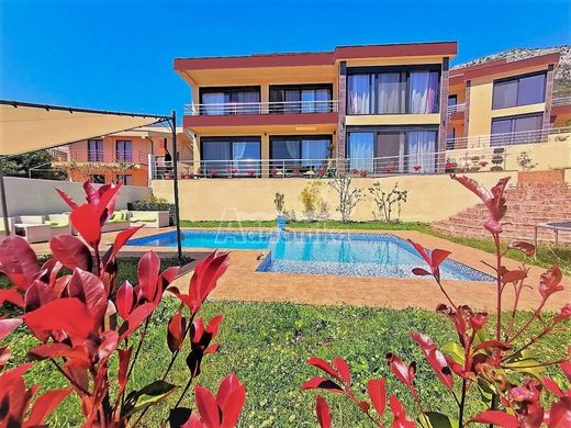 Vrijstaand huis in Bar