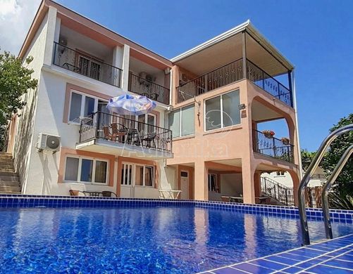 Detached House in Bar