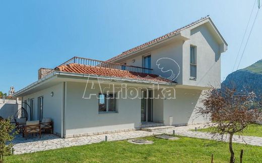 Dom jednorodzinny w Budva