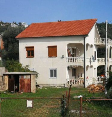 Detached House in Bar