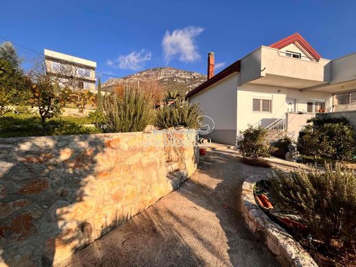 Detached House in Bar