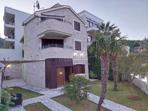 Dom jednorodzinny w Herceg Novi